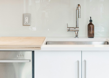 Relooking cuisine : toutes les astuces pour rénover vos façades à moindre coût