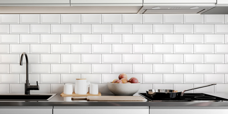 Crédence en carrelage blanc